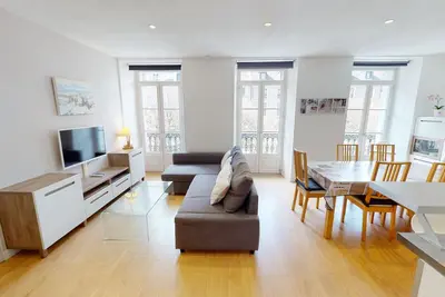 Image de Magnifique T4  allée Etigny - 90m² - Spécial Cures et Vacances à la montagne