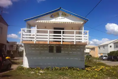 Image de Chalet Traditionnel En Front De Mer. avec terrasse vue panoramique sur la mer