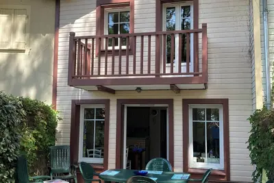 Image de Maison résidence de vacances avec piscine au coeur de la pinède proche golf.