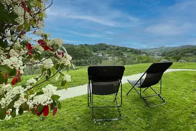 Image de Gîte classé, décoration soignée, ensoleillé, vue panoramique sur campagne