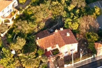 Image de Appt F1 dans une villa a 3 minutes à Pied de la plage d'agay