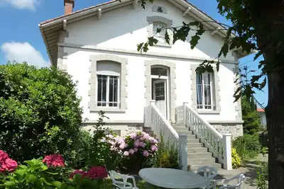 Image de Location meublée à la mer (avec parking et jardin) à la frontière espagnole. . .