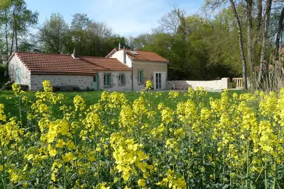 Image de Charmant Cottage, la pleine campagne à 10mn de Dijon