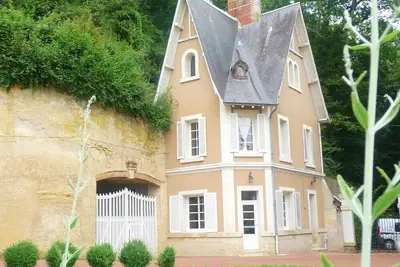 Image de Très belle maison au Château. Piscine chauffée. 5 mn de Tours