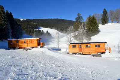 Image de Location d'une roulotte en bois tout confort Ă la ferme sur le Vercors