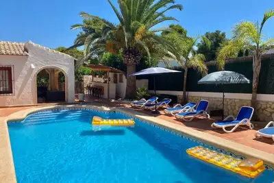 Image de Superbe villa avec piscine privée, A\/C, WiFi, 10 couchages, proximité plages