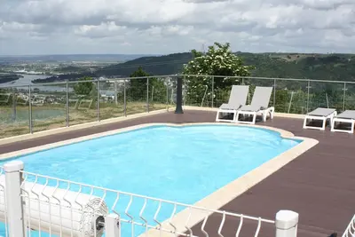 Image de Gite en ardeche nord vue sur le rhone avec piscine chauffée, classé 3 étoiles