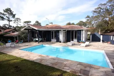 Image de Villa 12 Personnes Avec Piscine Chauffee, Pres De L'Ocean Et Du Lac D'Hossegor