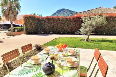 Image de Rez de jardin neuf à 5' de la plage et de Saint Florent