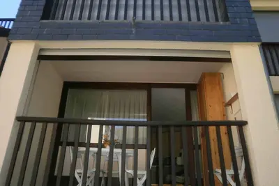 Image de 300m du téléphérique, appartement avec balcon dans résidence avec parking