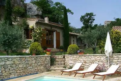 Image de Maison provençale indépendante avec piscine privée