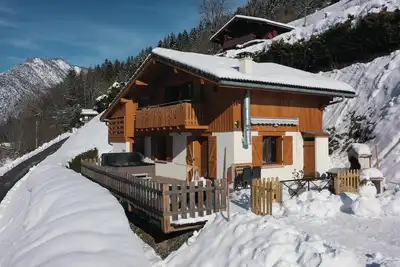 Image de Chalet proche plage du Lac d'Annecy wifi jacuzzi privé parking animaux bienvenus