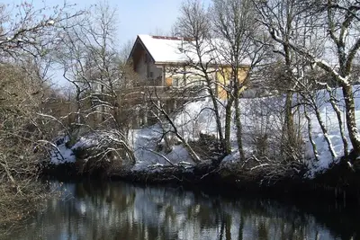 Image de Chalet chaleureux 3 chambres en bord de rivière