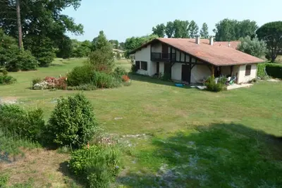 Image de Grande maison avec jardin, en bordure de forêt et à proximité de l'océan