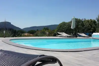 Image de Spacieuse et Chaleureuse Villa (180m2 Living95 m2) Piscine Chauffee Vue panoraa