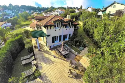 Image de Maison pleine de charme au calme, 4 chambres, grande terrasse plein sud, Jacuzzi