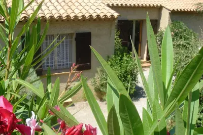 Image de Charmante maison provençale, belle vue, près plage, piscine, tennis