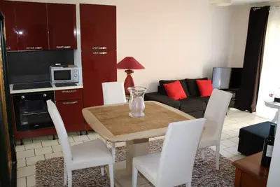 Image de T2 4 km Avignon, parking, climatisation, terrasse