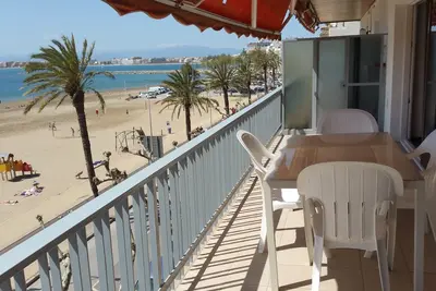Image de Roses Super appartement Premiere Ligne de Mer pour 6. - 8 Persones Centre Ville