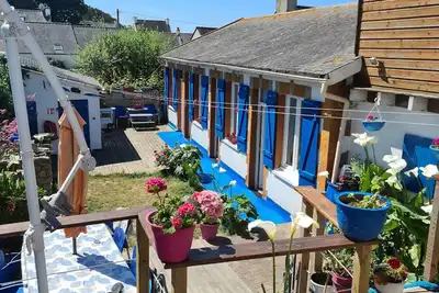 Gite  Familiale Pour 16 Personnes Dans Un Village De Pecheur a 50m De La Plage