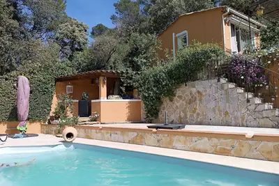 Image de Charmant studio climatisé avec piscine pour 2 personnes