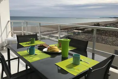 Image de Vue panoramique sur baie. Appart. /plage de sable. Clim-Wifi. 2 terrasses,