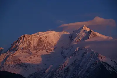 Image de Chalet entre authenticité et modernité avec vue panoramique sur le Mont Blanc