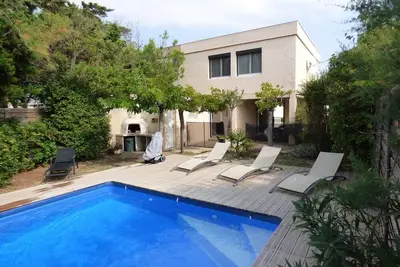 Image de Maison Front De Mer, Vue Mer, Piscine Privee Au Calme, Wifi Fibre,