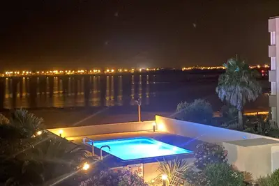 Image de Très Bel Appartement Face à la Mer - 2 ch - Wifi - Clim-Tv-Ll-Lv