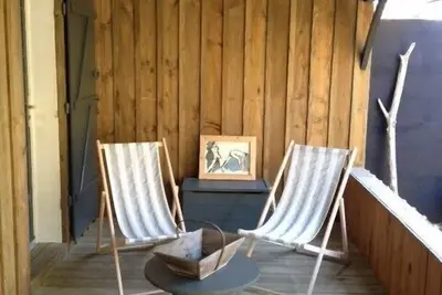 Image de Cabanon avec terrasse couverte et jardin privatif