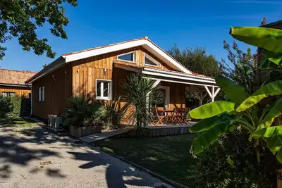 Image de Maison Bois Neuve Pour 8\/10 Personnes Avec Piscine Commune