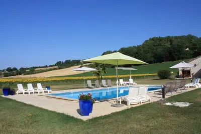 Image de GÎTE Leonie avec Piscine - 6\/7p - proche Vallée du Lot - Quercy Sud Ouest