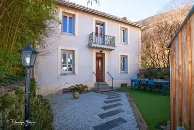 Image de Maison de ville avec jardin