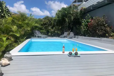 Appartement T2 avec grande terrasse vue mer et piscine
