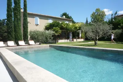 Image de Charmant Mas Provençal climatisé et calme avec piscine à 8mn à pied du centre