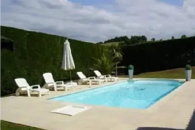 Image de Tres Belle Maison Contemporaine Style Basque Avec Piscine