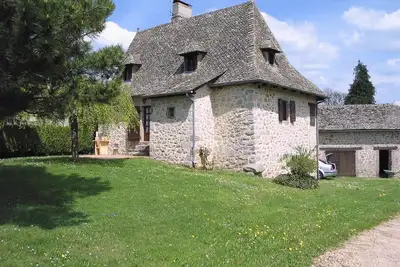 Image de Maison avec piscine dans la campagne du Cantal