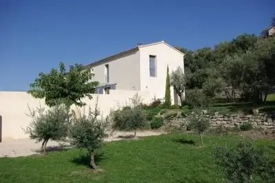 Image de Villa moderne, piscine, grand jardin, vue panoramique, Vaucluse-Ventoux.