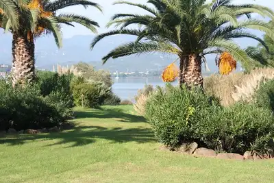 Image de \"Waterfront Villa\" With Tennis Swimming Pool And Boat Mooring