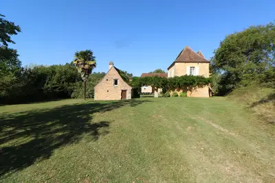 Image de Demeure En Pierre Du Xviiieme Siecle Nichee Dans Un Ecrin De Verdure