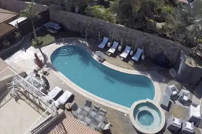 Image de Magnifique Villa 5* avec grande piscine chauffée et terrain de foot 17 personnes