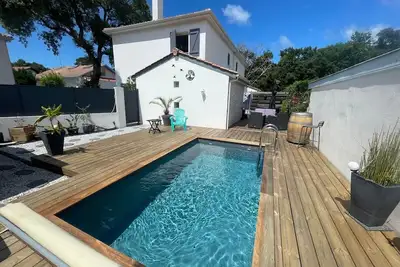 Image de Maison moderne, toute équipée, calme, piscine chauffée, jacuzzi et climatisation