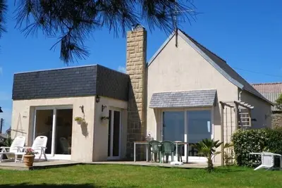 Image de Maison moderne et lumineuse face Ă la mer et Ă 200m de la plage.