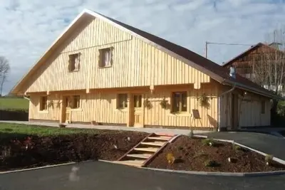 Image de Les noisetiers gîte typique ferme comtoise. 4a Largillat25650 La longeville