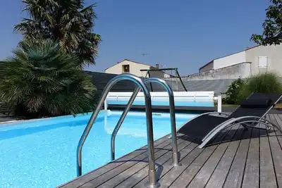 Image de A louer : Maison avec piscine Chauffee- 4 à 5 personnes - Proche La Rochelle
