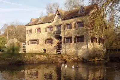 Image de Le Moulin de Courmauboeufs. Parc et rivière privés