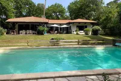 Image de Villa plein pied avec piscine Ă Arcachon Gironde pour 12 personnes