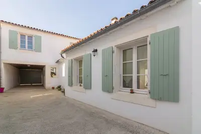 Image de Maison centre du village 4 chambres, 2 salles de bain proche plage de sable