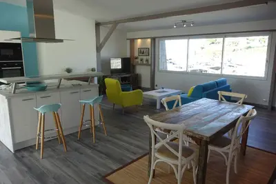 Image de Gîte Le Panorama 80m² avec terrasse plein sud, vue mer et port classé 3***