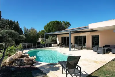 Image de Location vacances maison piscine Aureille Ls1-300.